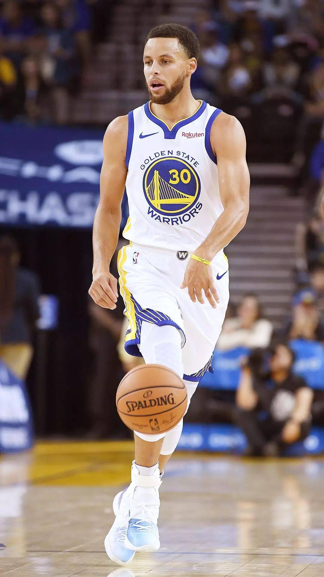 更加注重球 更加注重球