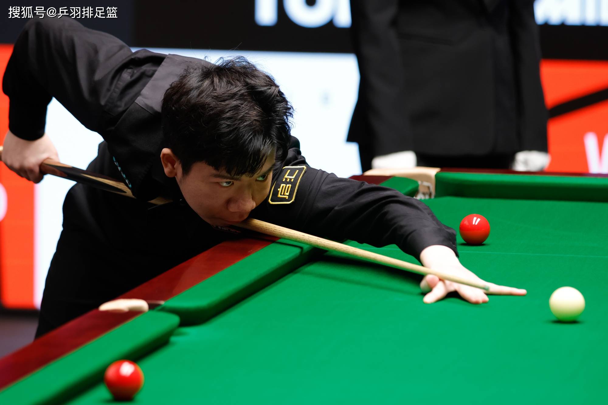 这场看似对 这场看似对